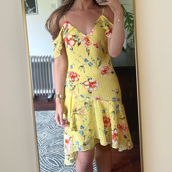 Le Chateau Yellow Off Shoulder Dress - Picture 6 of 6